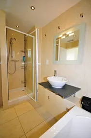 Mediterrane Villa mit privatem Pool 5 Minuten vom Meer entfernt - Image 2