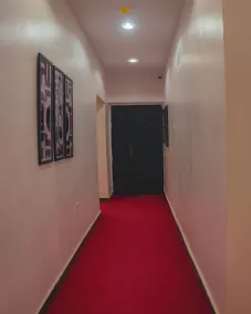 HomeWorth Hotel - Image 5