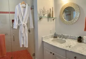 Belle maison de Cape Cod. Vue sur l'océan et haute décoration de fin - Image 5