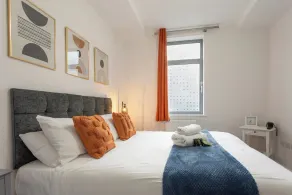 The Albany Sleeps 2 With Wifi - Image 3