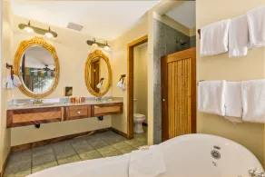 Kona -2 bedroom resort condo - near downtown - Image 3