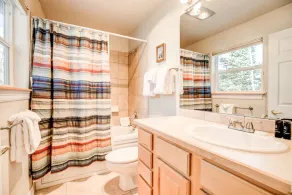 Kingdom Park Townhome: Nice Space, On Shuttle Route - Image 4