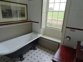 A former hotel set deep in the Dorset countryside in a small village - Image 4
