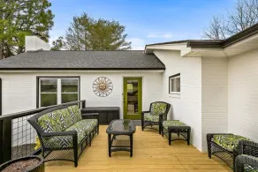 Newly renovated, convenient to area attractions yet very serene - Image 5