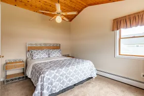 3 bedroom waterfront house with large yard and gorgeous view of Braddocks Bay - Image 4
