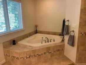 Stunning 6 BR/4.5 BA with 7-person hot tub, pool table and EV charger - Image 2