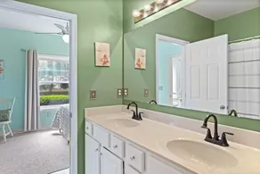 1st floor Coastal Oasis w Pool, Beach Chairs, & Linens near Lewes & Restaurants - Image 3