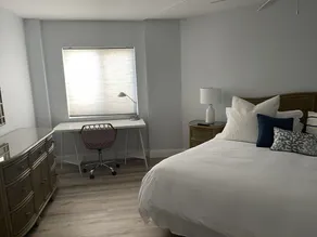 Appartement avec piscine et internet haut débit | Vue sur l'eau - Image 5