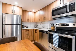 Three Bedroom Apartment - Image 4
