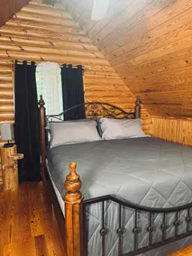 \"Gone Fishing\" Cabin 9 - Image 5