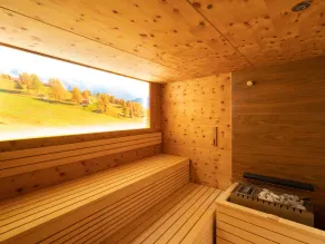 Suite Júnior, cerca de 42m² com TV de tela plana e internet sem fio - Image 3