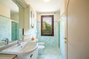 Villa Giulia- near the lake with whirlpool and private access to the beach. - Image 3