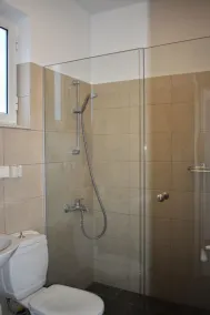 Villa isolée, 6 couchages, piscine privée et jardin, climatisation complète, près du village - Image 2