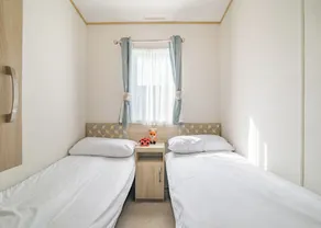 Signature Three Bedroom - Image 5
