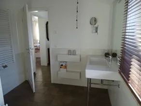 thatched house, direct sea view, idyllic location in vacation region Usedom - Image 3