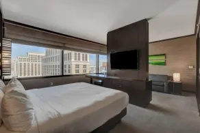 Vdara Deluxe Room with Bellagio Fountain & Sphere Views! - Image 4