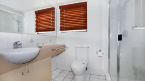 Unit 4 Beaumont Sur Mer - Image 2