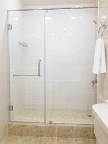 One Bedroom Apartments, 10 min walk from the city - Image 5