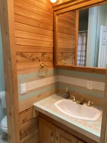 Charming West Lake Okoboji Cabin - Image 4
