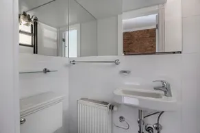 Airy East Village 2BR w/ W/D, nr Groceries & Union Square, by Blueground - Image 4