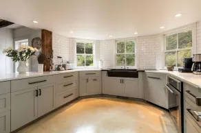 Chic Historic Luxury on the Delaware River - Image 5