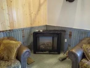 Large Private Lodge located in the middle of a hunters paradise - Image 3