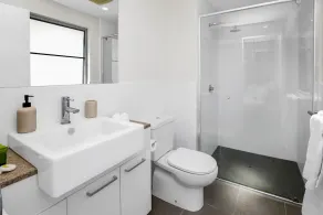 Pool View City Centre Apartment 202 - Image 5
