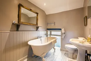 FRUITPIP, pet friendly, character holiday cottage in Bakewell - Image 2