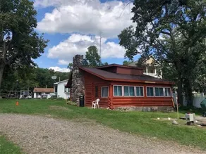 Rustic log cabin built in the 1900's! On Private Lake with Great Fishing.  - Image 2