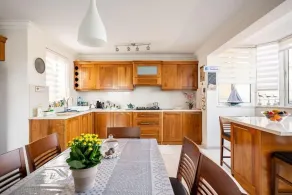 Luxury 4-Bedroom Penthouse | Panoramic Marsaxlokk Harbour Views + Jacuzzi - Image 5