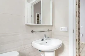Appartement climatisé au centre de la ville, à proximité de la plage, avec Wi-Fi - Image 3