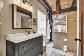 Round Lake Cottage - Image 4