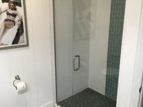 Neu renoviertes Haus mit einem schönen privaten Garten und Pool - Image 4