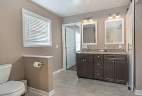 Lakefront Retreat with Game Room Hot Tub and Gym - Image 5