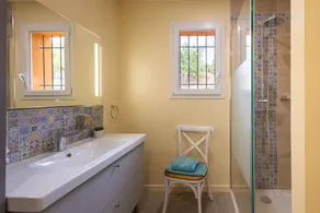 Maison Neuve au Coeur du Luberon Pour 6 Personnes, Climatisation,wifi - Image 2