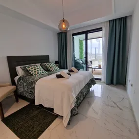 Apartamento en 1ª Línea de Playa con Terraza Cubierta y Descubierta - Image 5