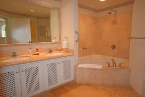 Poolside apartment (2 bed) in exclusive Sugar Hill Resort - Image 5