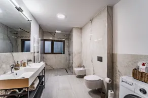 Central Accommodation in Monarh Tower by Open House apartments - Image 5