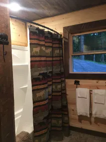 “Up The Creek” Cabin - Image 4
