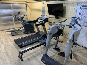 Gym, teaterrum, hottub, bastu, pizzaugn utomhus, grill, promenad till gamla kvarnen - Image 2