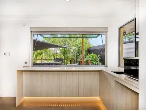 Family Waterfront Escape - Pool, 2 King rooms - Image 2