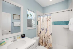 My Island Time Cottage- In town and overlooking the pool! - Image 4