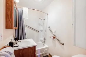 Family-Friendly Home with High-Speed WiFi, Water View, W/D, and Enclosed Yard - Image 3