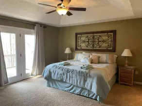 BEAUTIFUL LAKE FRONT- DOCK, SCREENED PORCH, CLEMSON, HIKING, KAYAKS, 5 BEDROOM - Image 3