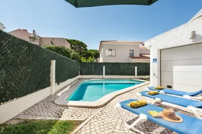Residential cul-de-sac walking distance to centre, private pool, free A/C & wifi - Image 4