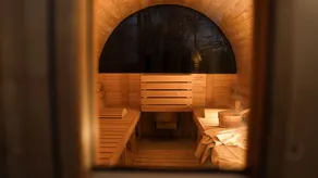 Small romantic apartment with sauna, garden, pool - Image 2