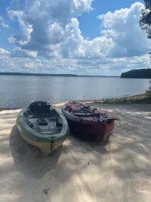 Waterfront on Ky lake ☀️ kayaks🕶️ - Image 3