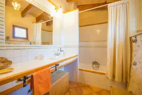 Large rustic finca Can Nyany Buger in Mallorca - Image 4