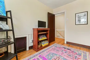 Comfortable home with an artful flair close to PNC, museums and restaurants.. - Image 2