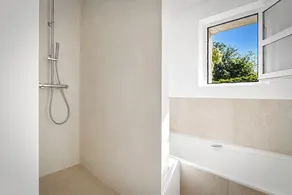 6 bedroom villa 10 minutes walk from the center of Saint Tropez - Image 2